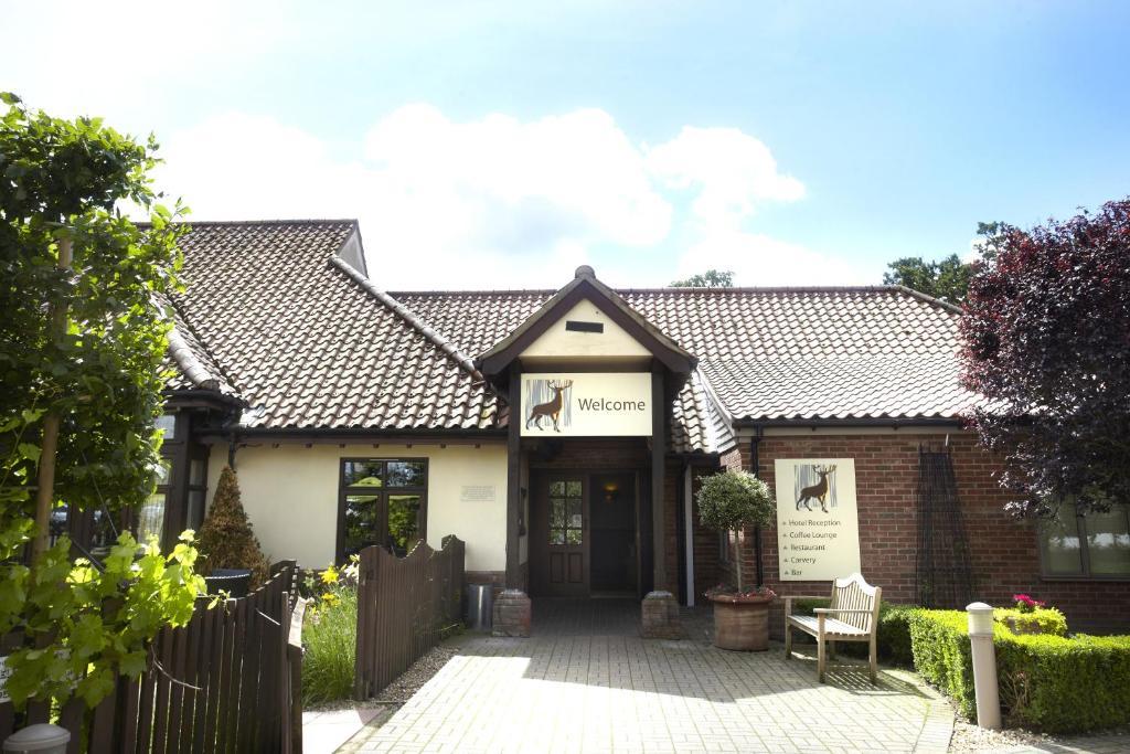 Breckland Lodge Attleborough Exterior foto